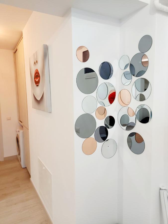 Black&White Suites Craiova Esterno foto