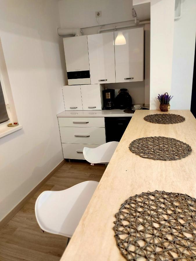 Black&White Suites Craiova Esterno foto